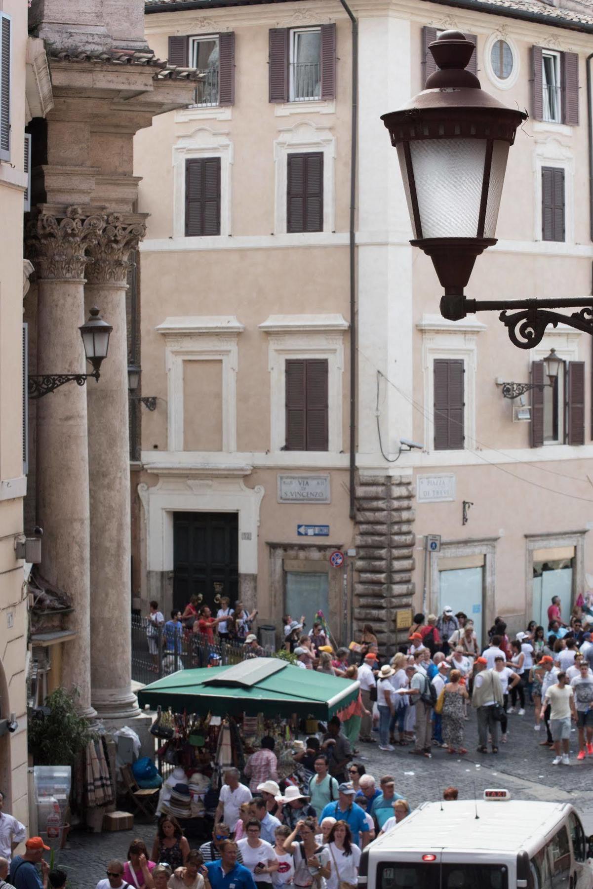 Bq House Trevi Luxury Rooms Rome Bagian luar foto