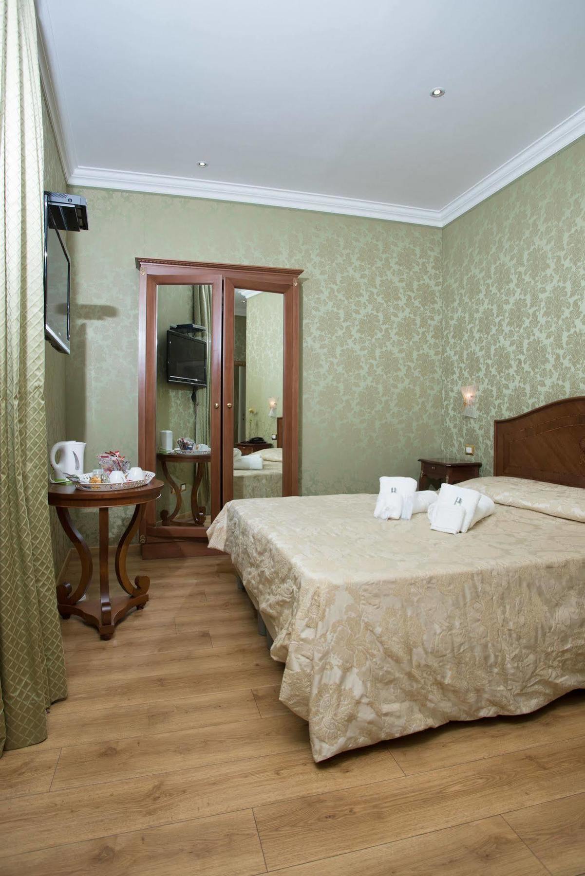 Bq House Trevi Luxury Rooms Rome Bagian luar foto